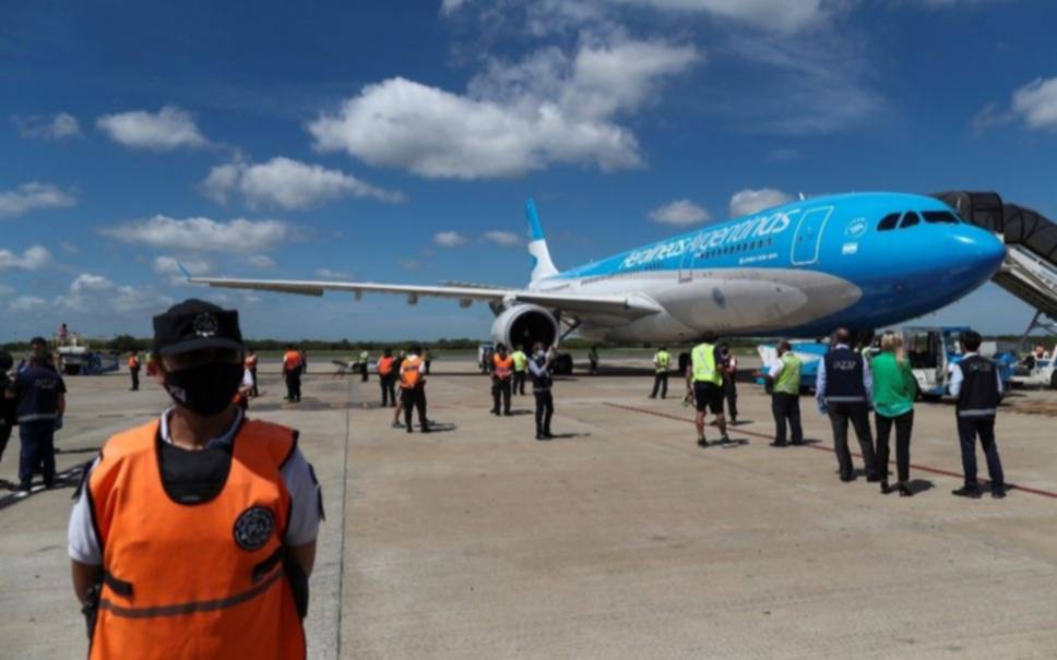 Avión de Aerolíneas parte esta noche rumbo a Moscú para traer 400.000 vacunas Sputnik V