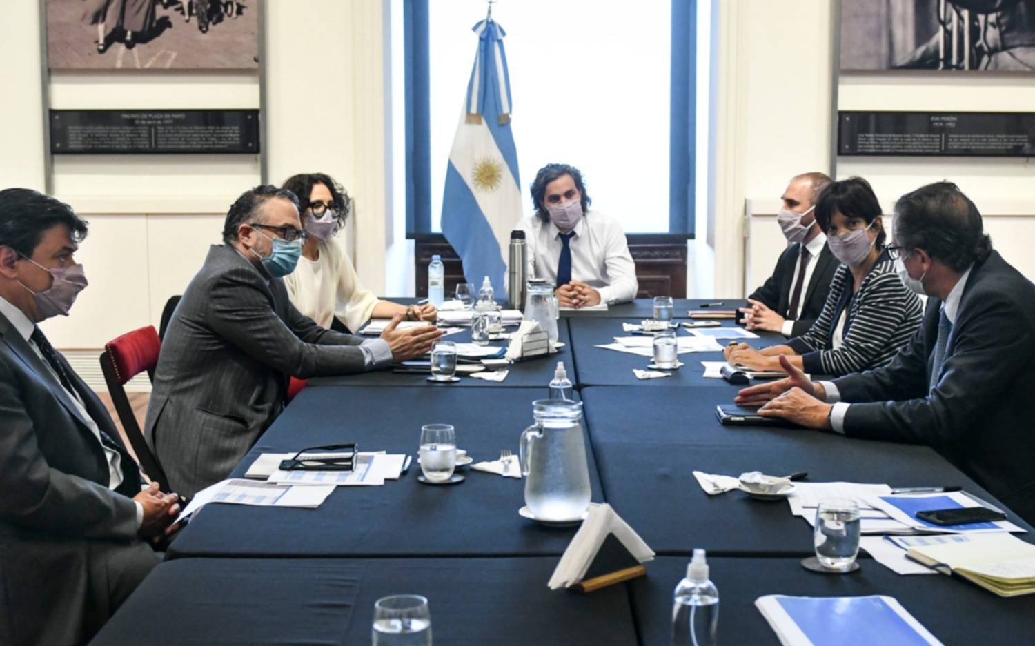 Cafiero ratificó a los gremios que "las paritarias se negociarán sin techo"