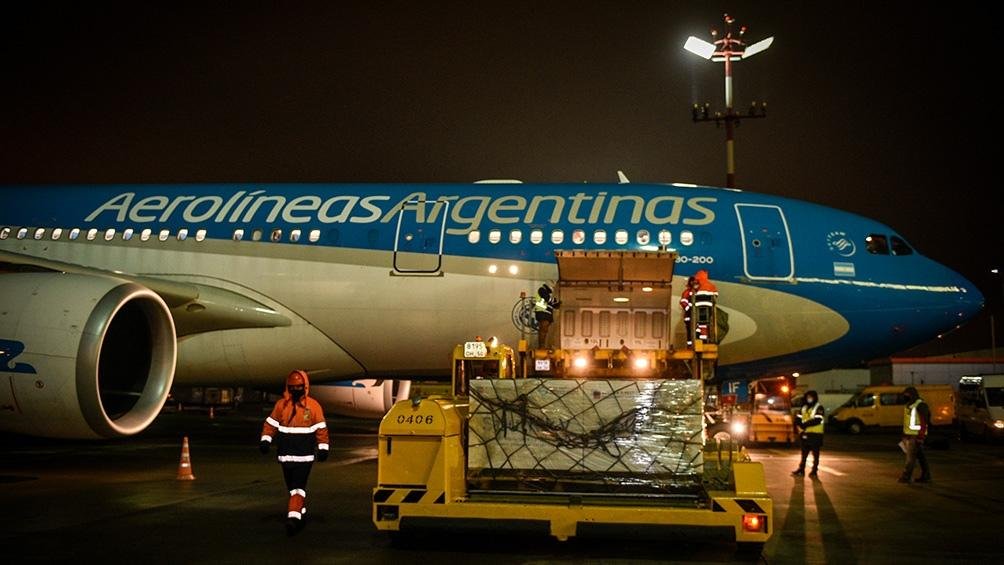Salió el cuarto vuelo para traer al país las dosis rusas