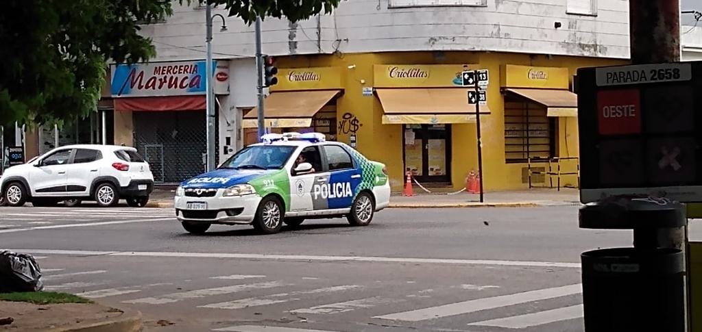 En la esquina de 13 y 38, en cuatro horas, pasaron 15 móviles