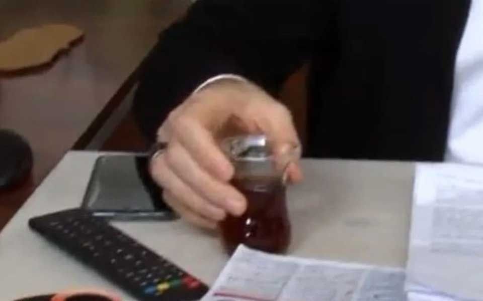 Intentó matar a su jefe con saliva que le compró a un paciente con Covid-19