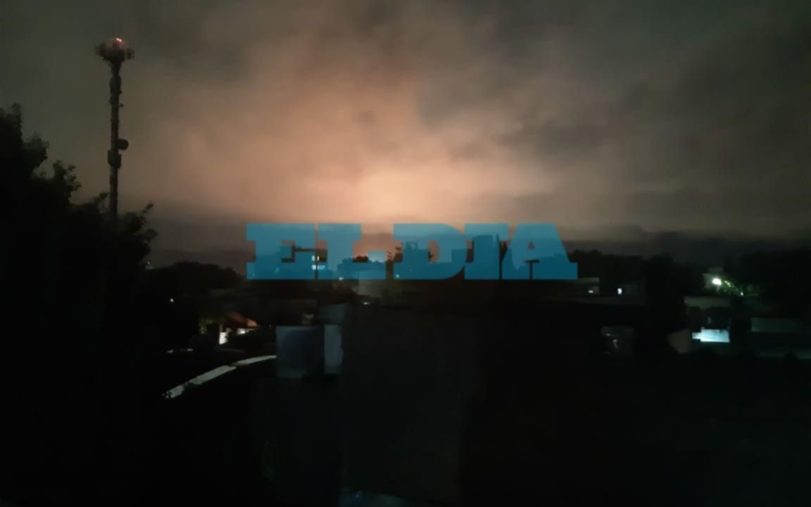 Otra vez la llama de la Destilería puso en alerta a los vecinos