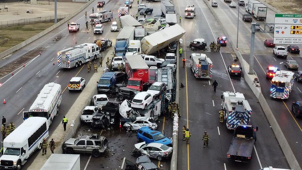El impactante choque masivo en Texas que dejó al menos 5 muertos