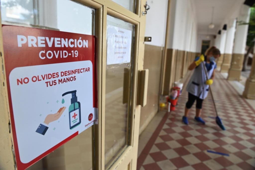 Cuando los alumnos no vayan al aula, uno de los padres podrá tomar licencia