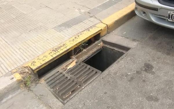 En 7 y 73, una boca de tormenta que es un peligro