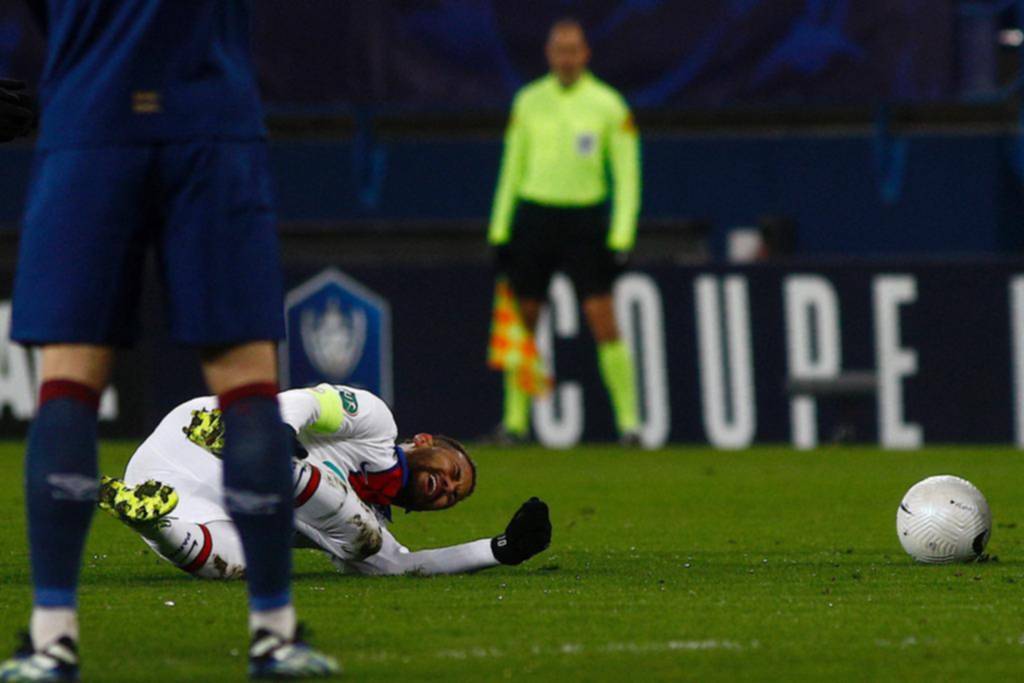 Neymar, un mes de baja, deprimido y con la “maldición de los octavos”