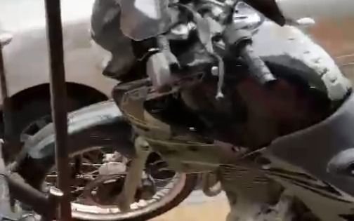 En el centro se quejan de las motos que le sacan el lugar a las bicicletas