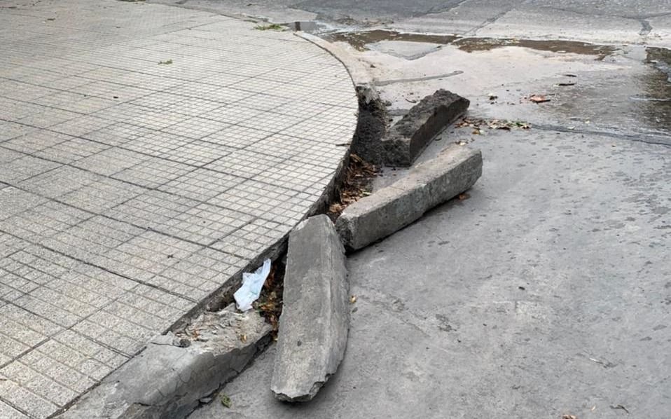 Piden reparación para el cordón de la esquina de 16 y 40