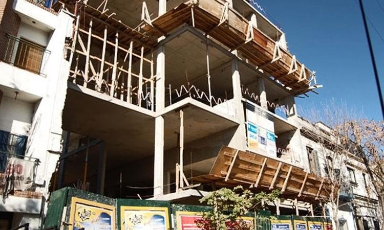 Avanza un proyecto de ley que beneficia a la construcción privada y ayudaría al empleo