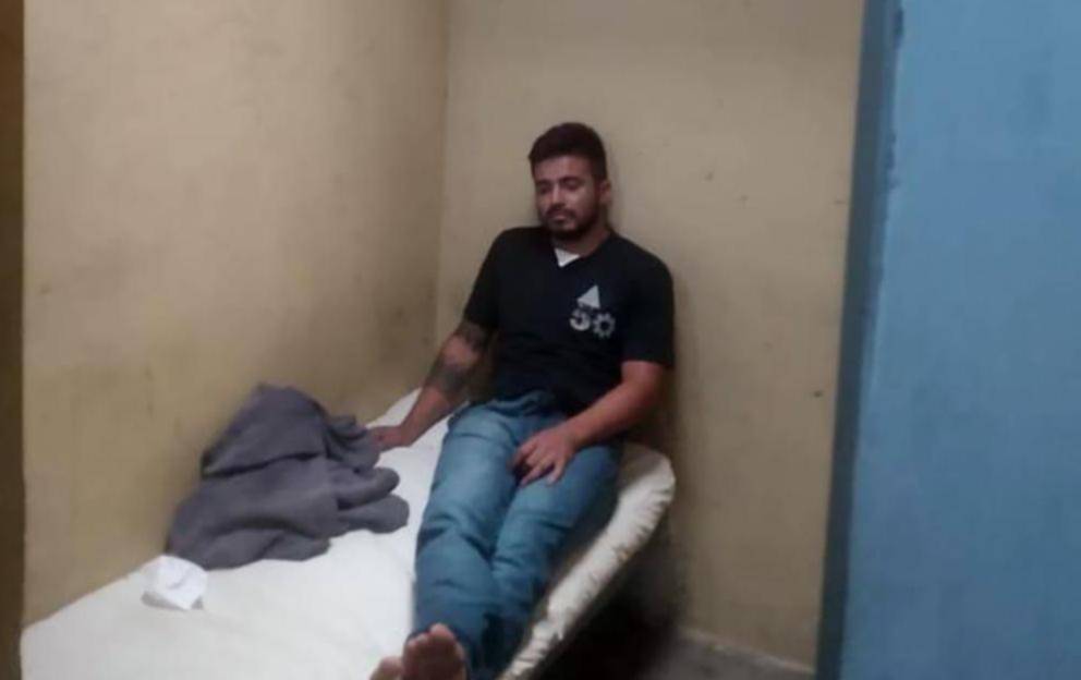 Crimen de Úrsula: el detenido dijo “buenos días”, habló con su abogado y se negó a declarar