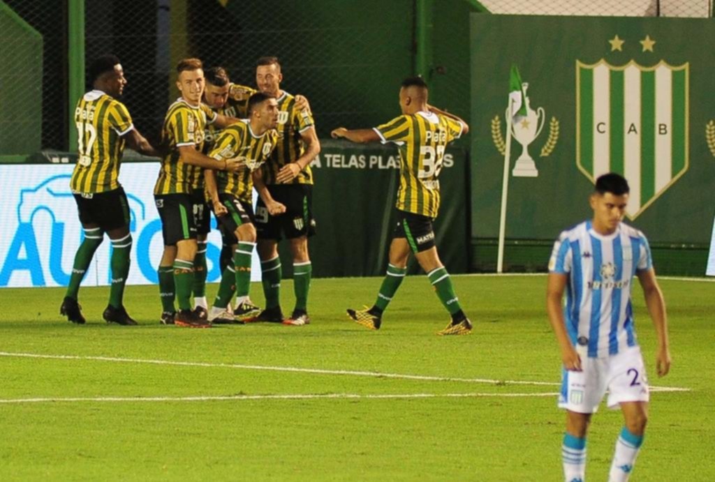 Banfield sorprendió a la Academia en el estreno de Pizzi