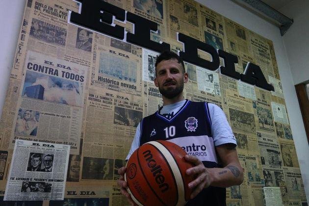 Gianella renovó con el Lobo y jugará la Liga Argentina 2021