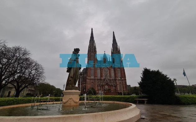 Un sábado con chaparrones y tormentas aisladas en la Región
