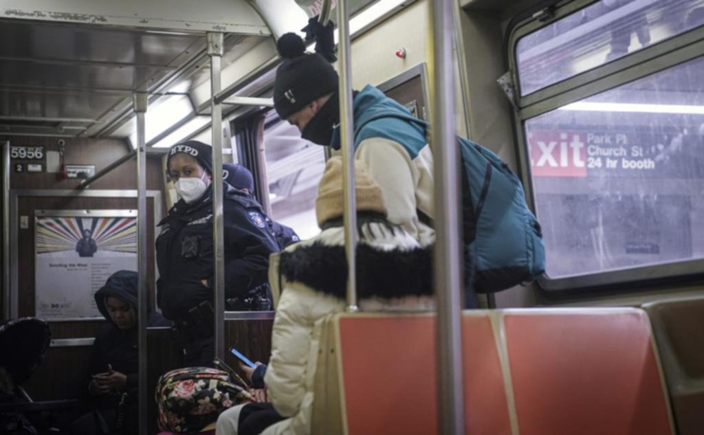 Nueva York refuerza seguridad en el metro tras una ola de ataques