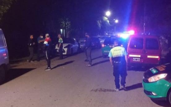 Desarticularon 13 fiestas clandestinas en La Plata durante el fin de semana: sanciones a los organizadores