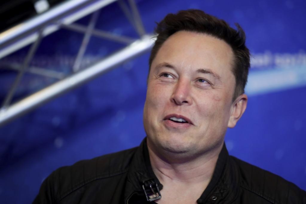 Dormir no menos de 6 horas, el secreto para Elon Musk