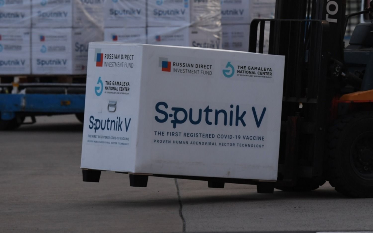 Afirman que la vacuna Sputnik V es eficaz contra la cepa británica