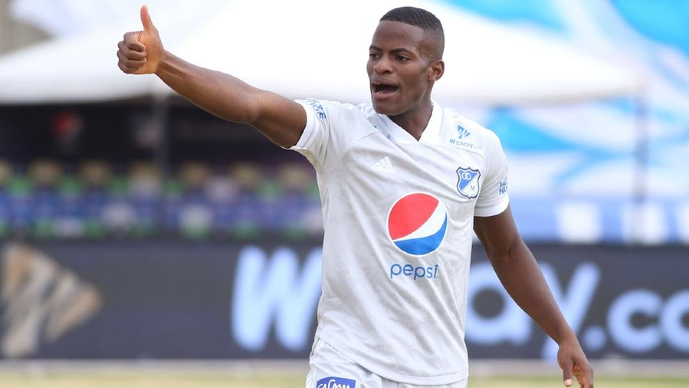 Andrés Román se suma a Boca, que también intentaría repatriar al chileno Medel