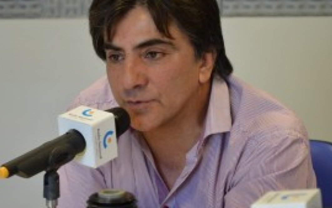 Escándalo: un diputado nacional se vacunó en Santa Cruz a pesar de que faltan dosis para el personal de salud