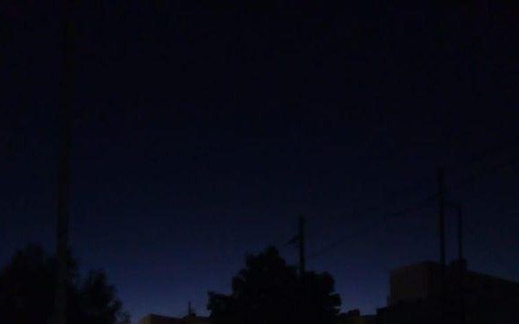 En 25 y 414 aseguran que están sin luz en toda la cuadra: "Los robos a la orden del día"