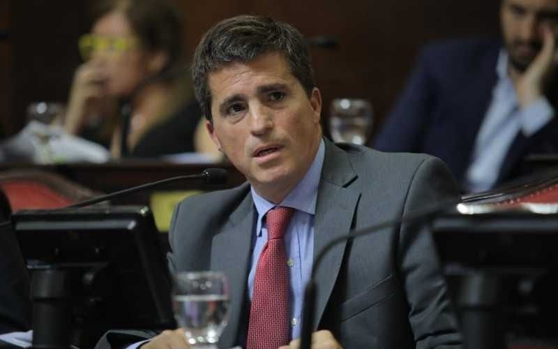 Proponen limitar acceso a cargos a funcionarios bonaerenses que se vacunaron sin ser de riesgo