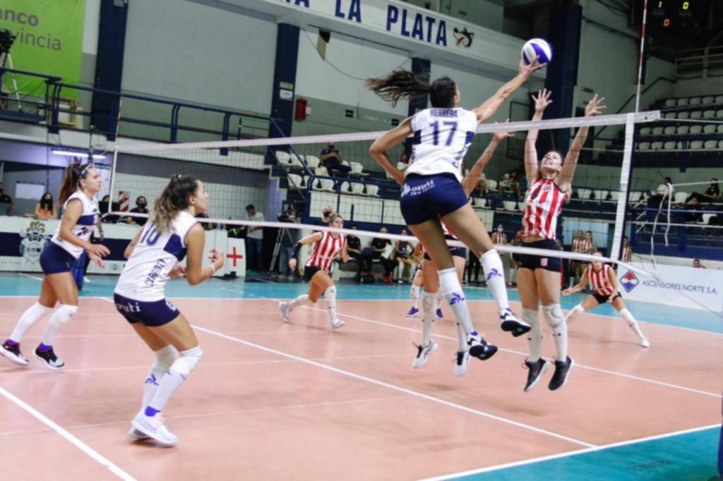 En partido vibrante, el clásico fue para Las Lobas: 3 a 0