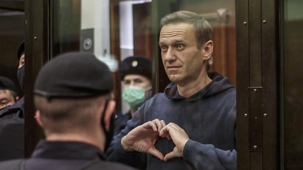 Condenan en Rusia al opositor que casi se muere envenenado