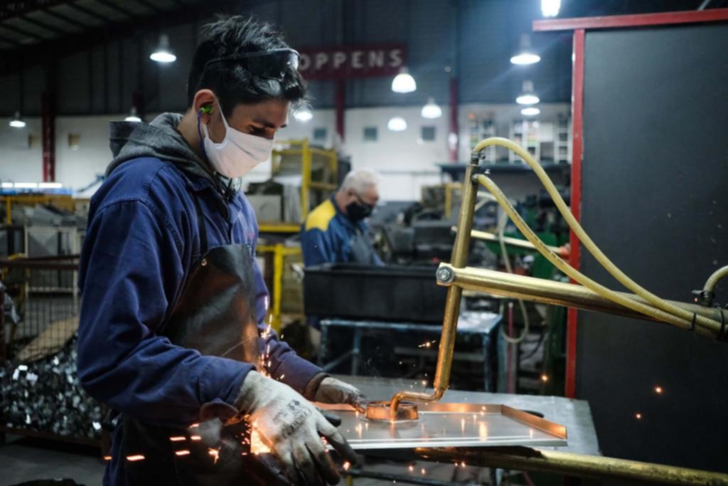 La actividad de la industria cerró 2020 con una caída de 6,3%