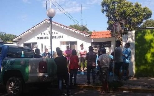 Vecinos de Ezpeleta realizaron reclamos en Comisaría