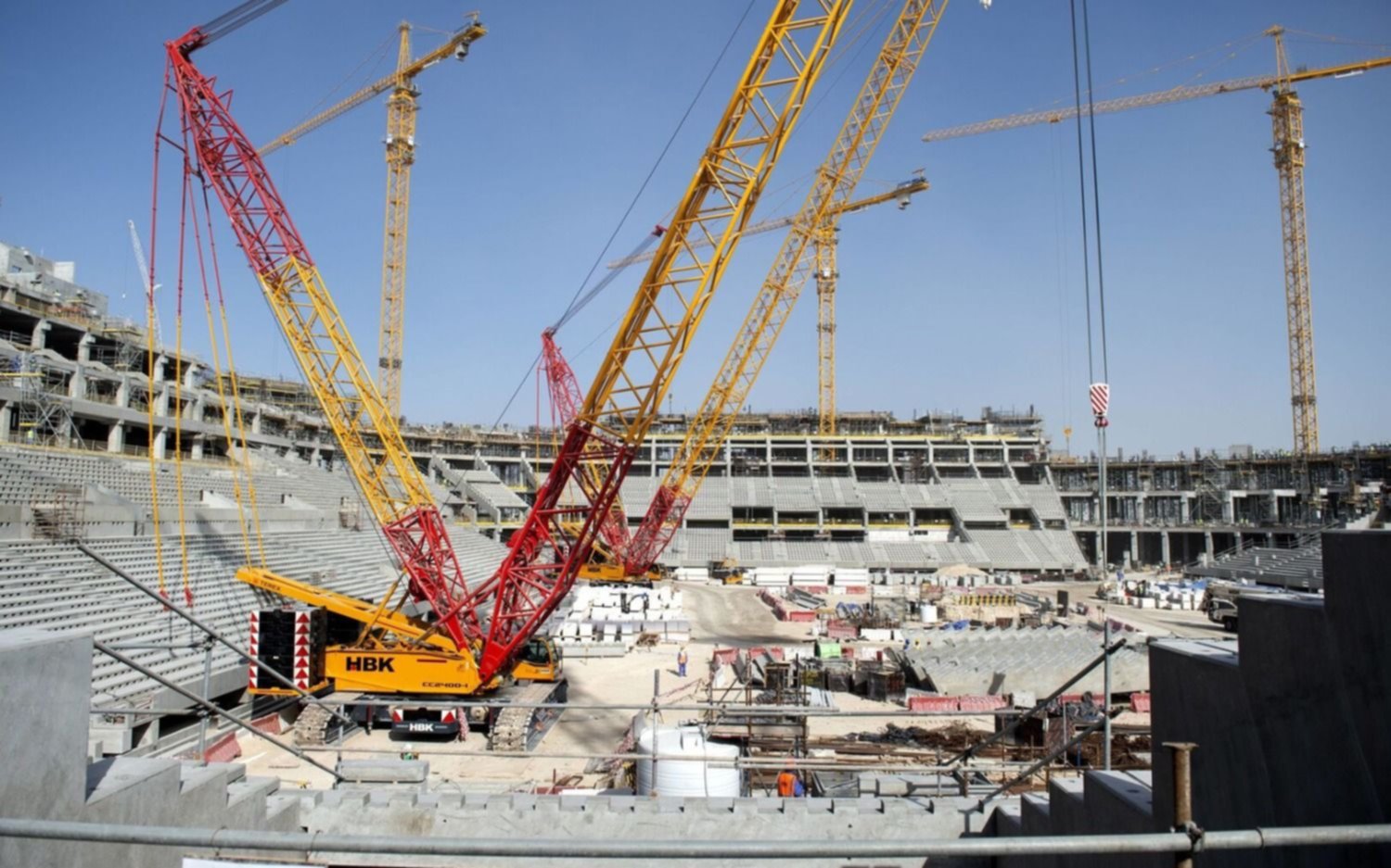 Escándalo:  denuncian que ya murieron más de 6.500 obreros por las obras para el Mundial de Qatar