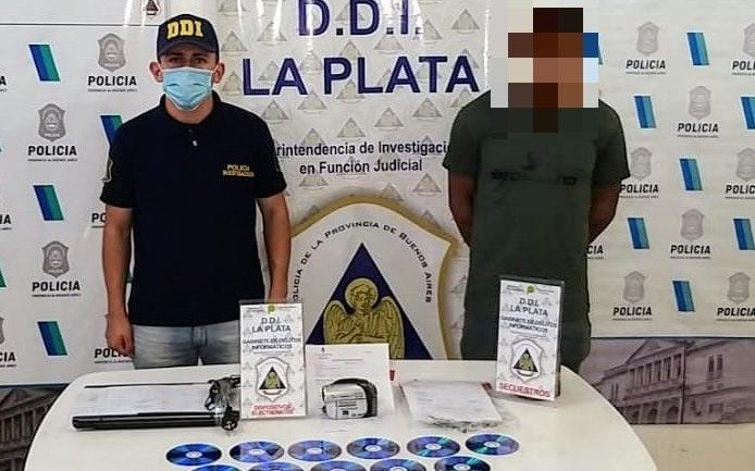 Cayó un hombre en Berisso que se hizo pasar por productor de modelos, filmó a su víctima en ropa interior y luego la amenazó