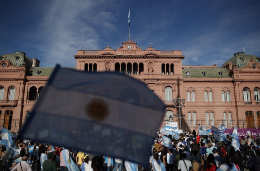 El Gobierno, a la defensiva