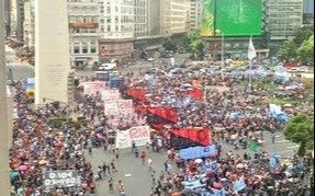 Caos en la 9 de Julio por un corte de piqueteros