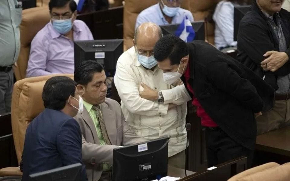 Nicaragua suspende permiso a 14 ONG y universidades privadas 