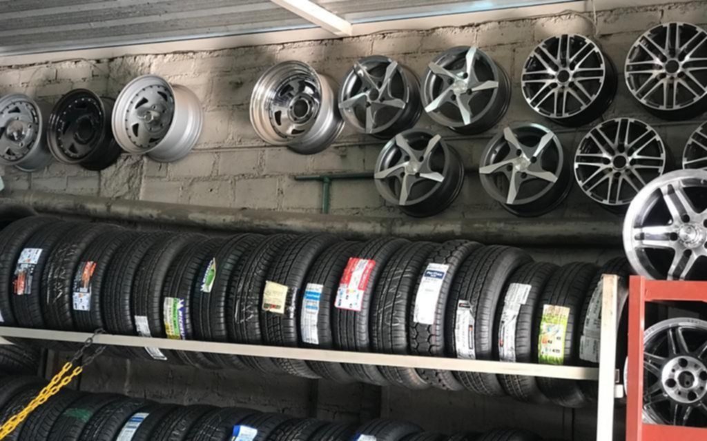 La escasez de neumáticos en La Plata ya golpea a los chacareros: "Hay faltante para tractores y cosechadoras"