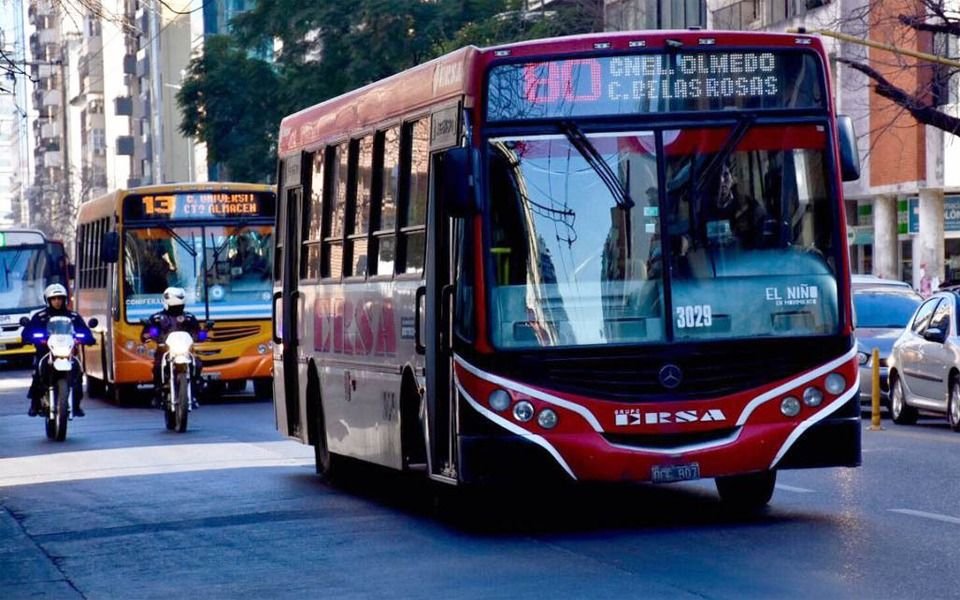 Peligra el servicio de micros en el interior por un conflicto de subsidios con el Gobierno