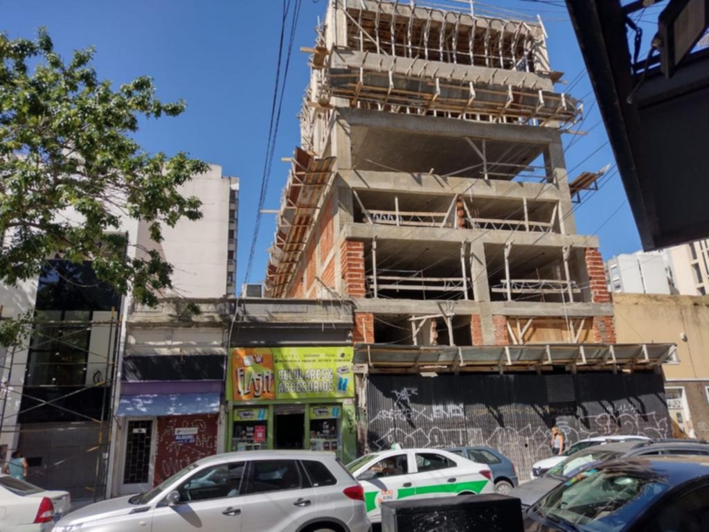 Temen por la seguridad de una obra en pleno Centro