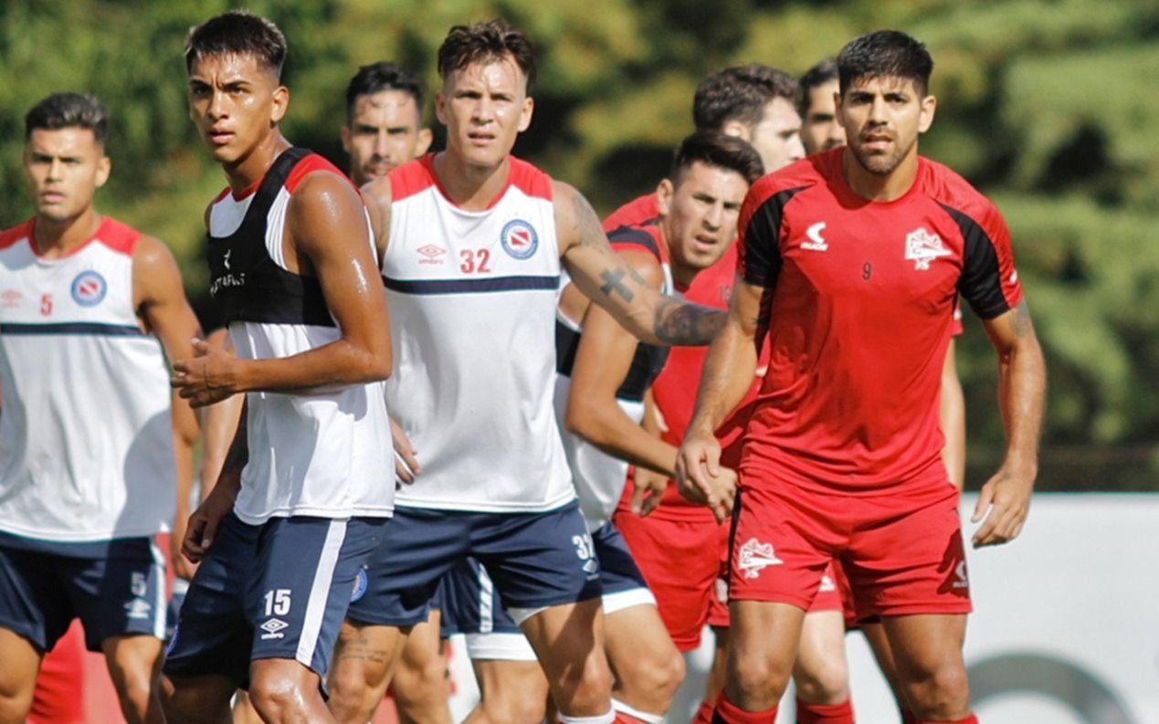 El Pincha no pudo con Argentinos Juniors en el Country
