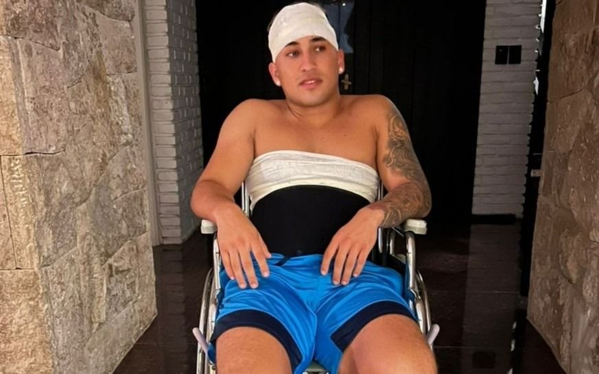 Así luce Yao Cabrera tras caer del tercer piso y estar internado en grave estado