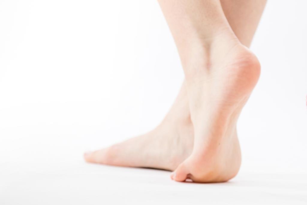 Problemas en los pies: ¿Cómo enfrentar el talón doloroso?