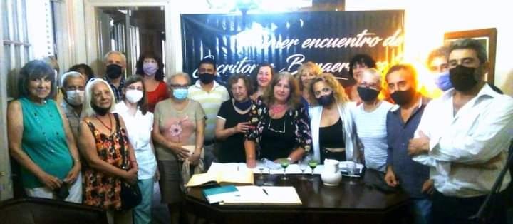 Nueva conducción en la Sociedad de Escritores