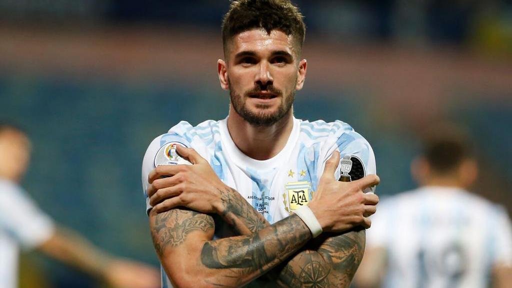 De Paul, otra vez en offside: tras quedar pegado a La China, le puso “me gusta” a Tini... y lo borró