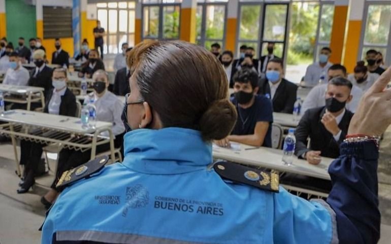 Intendenta participó de examen a los aspirantes a Policía