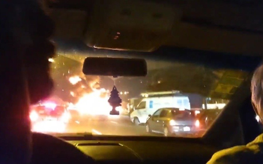 Un camión que transportaba aerosoles chocó y explotó en la Panamericana: cuatro muertos y seis heridos