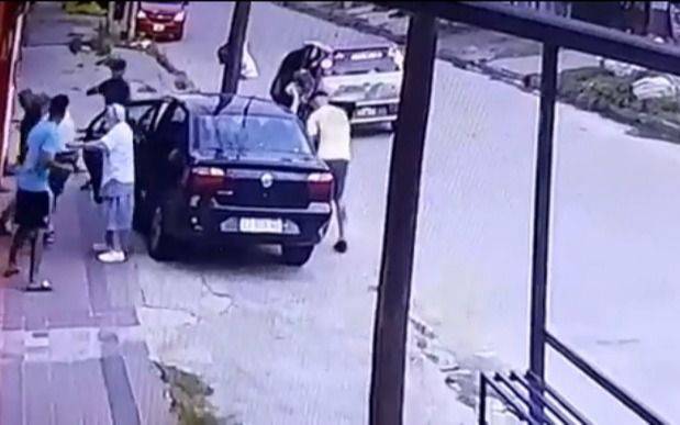 Brutal golpiza a un jubilado para robarle su auto en Solano