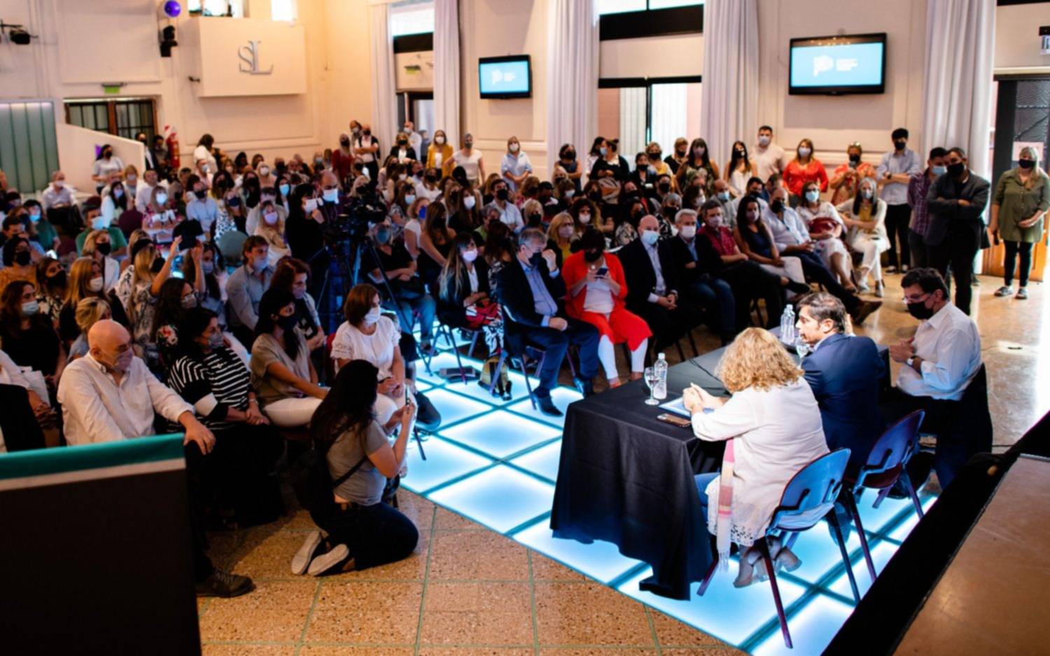 Kicillof y Sileoni encabezaron el cierre del encuentro de inspectores de educación