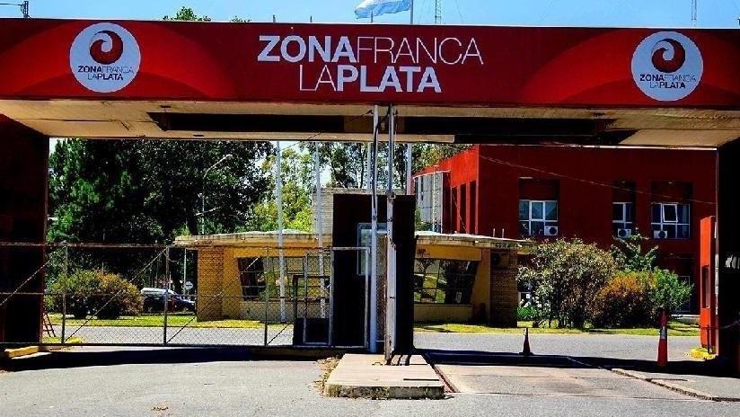 Golpe millonario: robaron un camión cargado de neumáticos