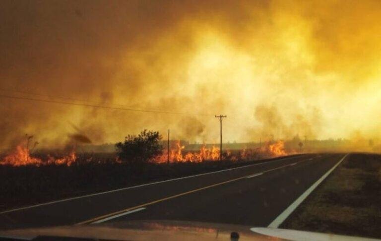 El fuego no da tregua en terrenos correntinos