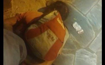 Indignación: vecinos atraparon a sujeto que intentaba entrar a una casa y "la policía lo dejó ir"