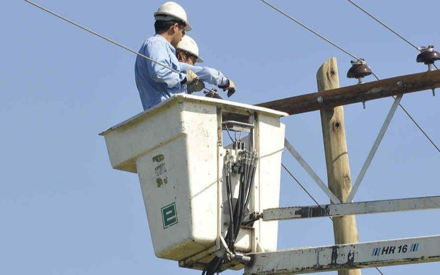 Empleados de una empresa eléctrica de Córdoba cobrarán un bono de $630.000